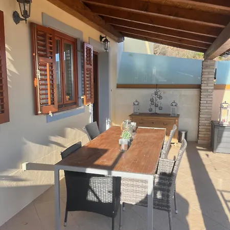 Holiday home Yari-dog Friendly, Private Jaccuzzi&sauna,shared Infinity Pool, Sea View Lovran
