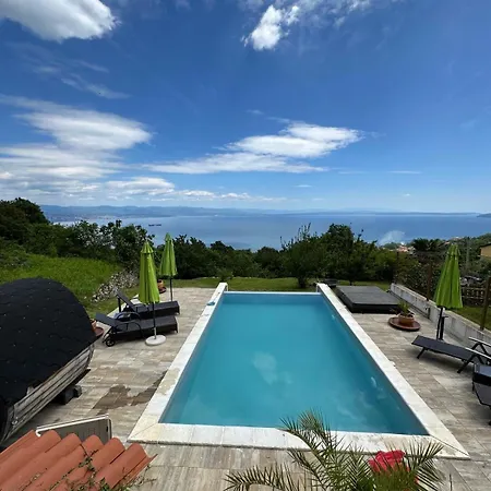 Yari-dog Friendly, Private Jaccuzzi&sauna,shared Infinity Pool, Sea View Holiday home