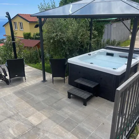 Yari-dog Friendly, Private Jaccuzzi&sauna,shared Infinity Pool, Sea View Lovran