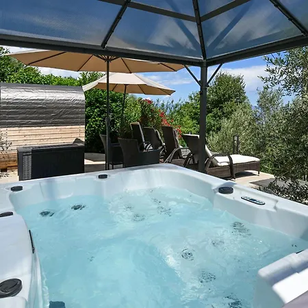 Yari-dog Friendly, Private Jaccuzzi&sauna,shared Infinity Pool, Sea View