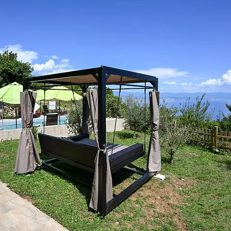 Yari-dog Friendly, Private Jaccuzzi&sauna,shared Infinity Pool, Sea View Holiday home Lovran