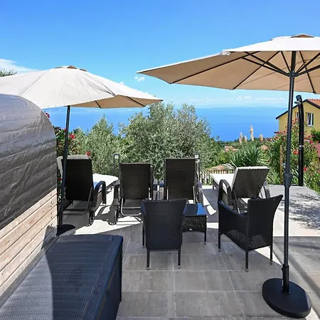 Holiday home Yari-dog Friendly, Private Jaccuzzi&sauna,shared Infinity Pool, Sea View Lovran