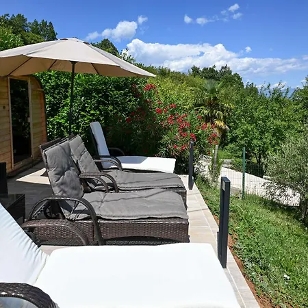 Yari-dog Friendly, Private Jaccuzzi&sauna,shared Infinity Pool, Sea View Lovran