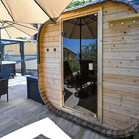 Holiday home Yari-dog Friendly, Private Jaccuzzi&sauna,shared Infinity Pool, Sea View