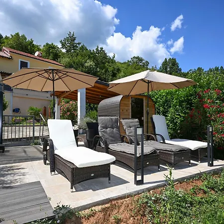 Yari-dog Friendly, Private Jaccuzzi&sauna,shared Infinity Pool, Sea View Holiday home Lovran